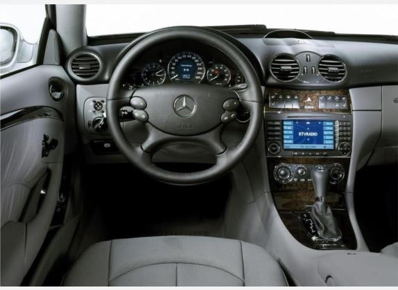 奔驰CLK级 2006款 CLK 350 双门轿跑车 中控类   驾驶位