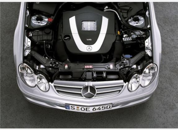奔驰CLK级 2006款 CLK 350 双门轿跑车 其他细节类   发动机舱