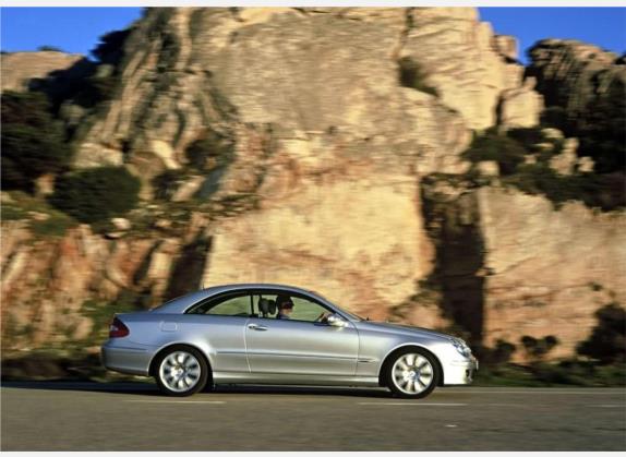 奔驰CLK级 2006款 CLK 350 双门轿跑车 外观   正侧