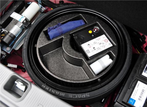 奔驰SL级 2011款 SL 300 Grand Edition 其他细节类   备胎