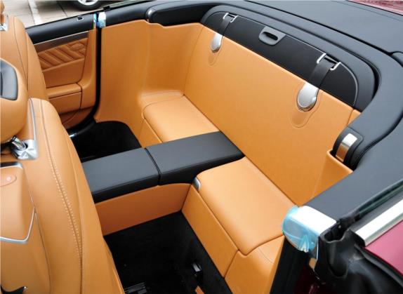 奔驰SL级 2011款 SL 300 Grand Edition 车厢座椅   后排空间