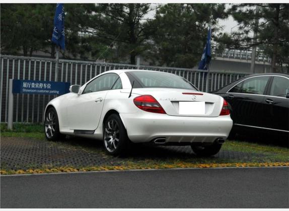 奔驰SLK级 2009款 SLK 300 黑白经典版 外观   斜后