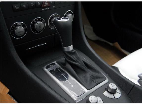奔驰SLK级 2009款 SLK 300 黑白经典版 中控类   挡把