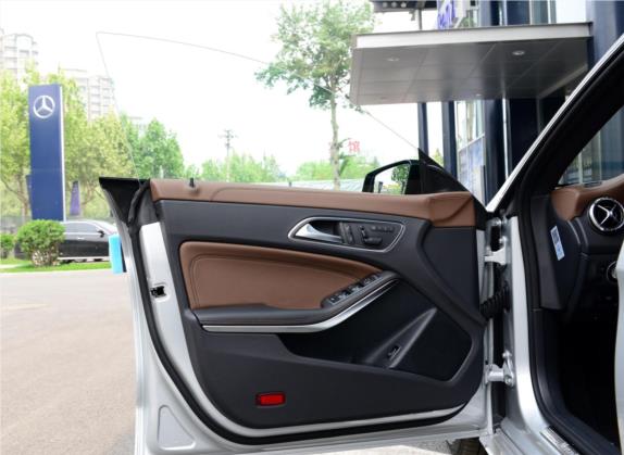 奔驰CLA 2014款 CLA 260 4MATIC 车厢座椅   前门板
