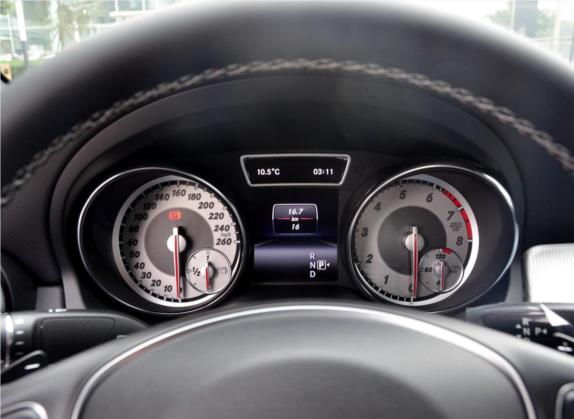 奔驰CLA 2015款 CLA 200 中控类   仪表盘