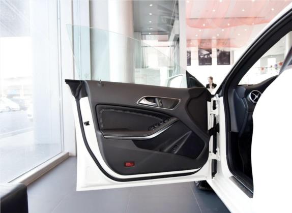 奔驰CLA 2016款 CLA 200 动感型 车厢座椅   前门板