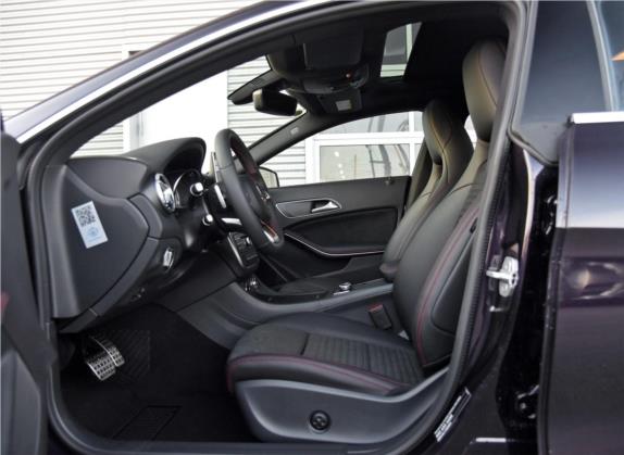 奔驰CLA 2016款 CLA 220 4MATIC 车厢座椅   前排空间