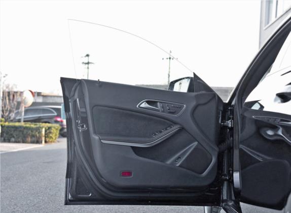 奔驰CLA 2016款 CLA 220 4MATIC 车厢座椅   前门板