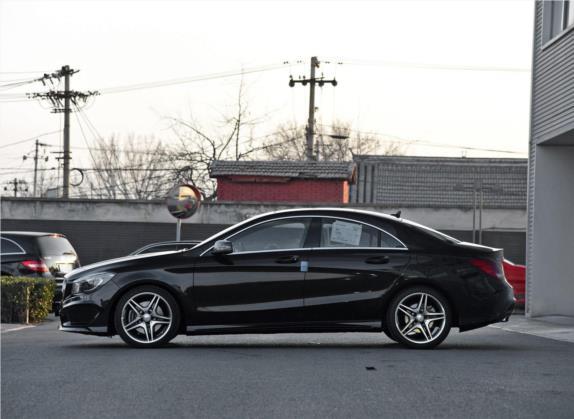 奔驰CLA 2016款 CLA 220 4MATIC 外观   正侧