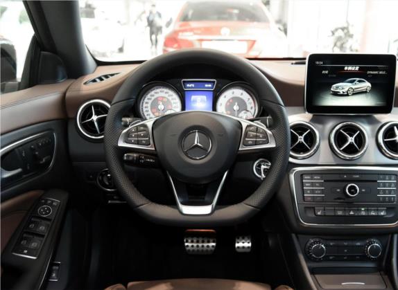 奔驰CLA 2016款 CLA 260 4MATIC 中控类   驾驶位