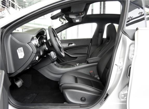 奔驰CLA 2016款 改款 CLA 200 时尚型 车厢座椅   前排空间