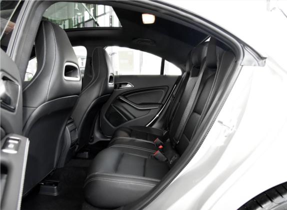 奔驰CLA 2016款 改款 CLA 200 时尚型 车厢座椅   后排空间