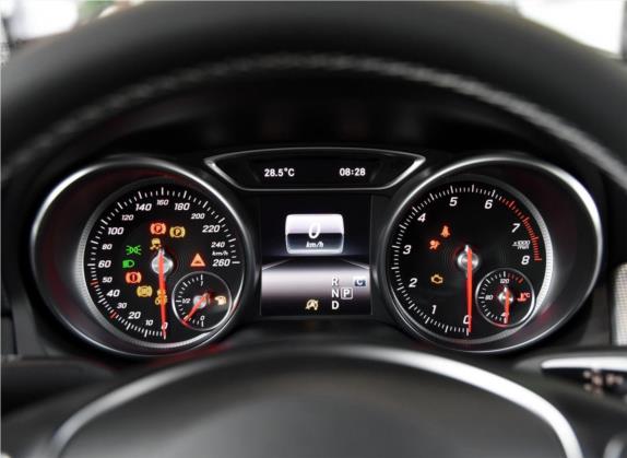 奔驰CLA 2016款 改款 CLA 200 时尚型 中控类   仪表盘