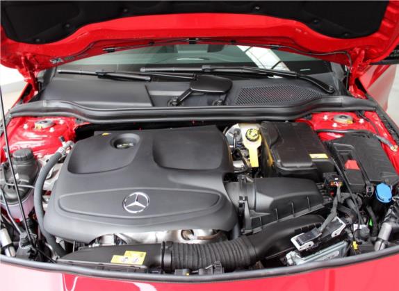 奔驰CLA 2016款 改款 CLA 260 4MATIC 其他细节类   发动机舱