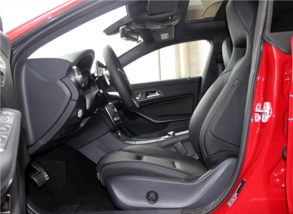 奔驰CLA 2016款 改款 CLA 260 4MATIC 车厢座椅   前排空间