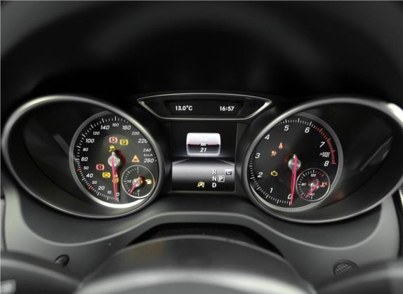 奔驰CLA 2017款 CLA 180 中控类   仪表盘