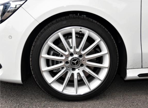奔驰CLA 2017款 CLA 220 4MATIC 极地限量版 其他细节类   前轮
