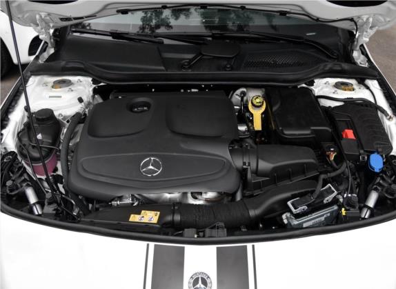 奔驰CLA 2017款 CLA 220 4MATIC 极地限量版 其他细节类   发动机舱