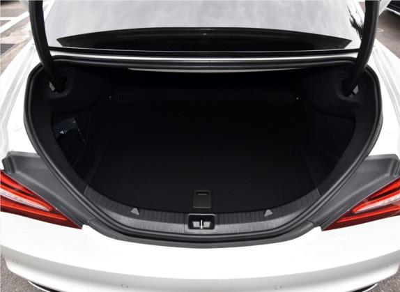 奔驰CLA 2017款 CLA 220 4MATIC 极地限量版 车厢座椅   后备厢