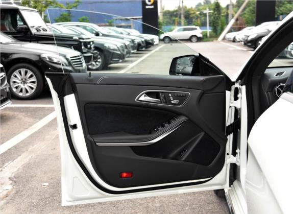 奔驰CLA 2017款 CLA 220 4MATIC 极地限量版 车厢座椅   前门板