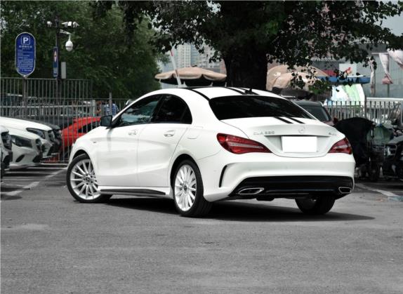 奔驰CLA 2017款 CLA 220 4MATIC 极地限量版 外观   斜后