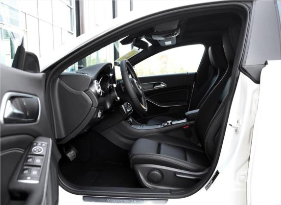 奔驰CLA 2017款 改款 CLA 200 动感型 车厢座椅   前排空间