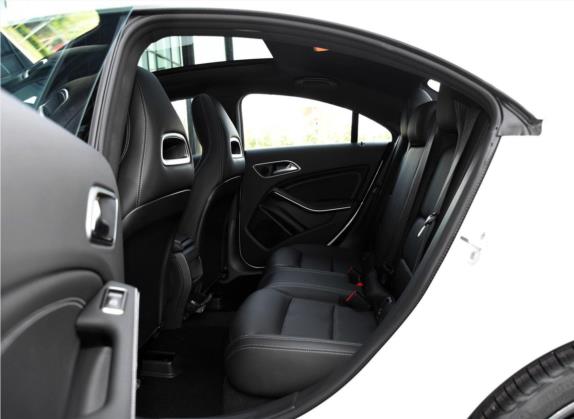 奔驰CLA 2017款 改款 CLA 200 动感型 车厢座椅   后排空间