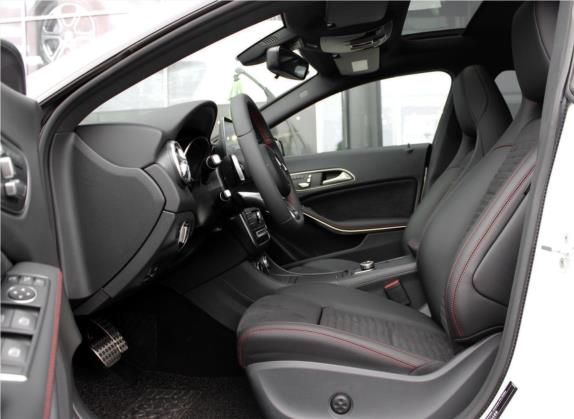 奔驰CLA 2017款 改款 CLA 220 4MATIC 车厢座椅   前排空间
