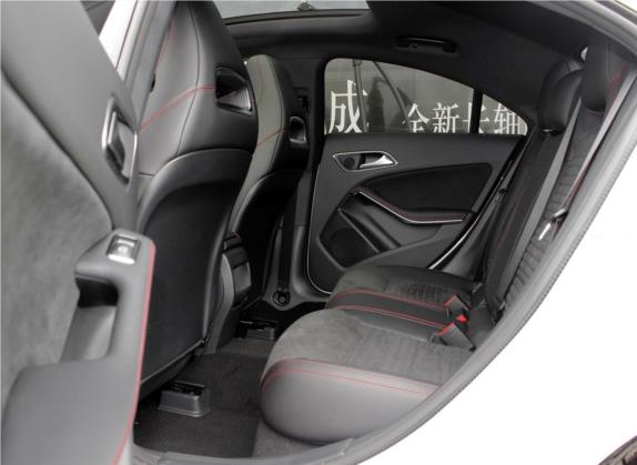 奔驰CLA 2017款 改款 CLA 220 4MATIC 车厢座椅   后排空间