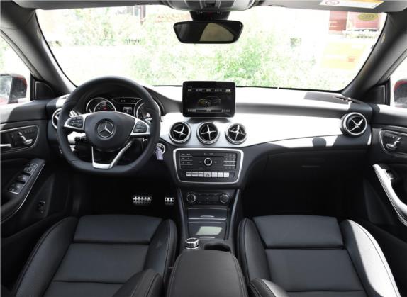 奔驰CLA 2017款 改款 CLA 260 4MATIC 中控类   中控全图