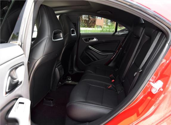 奔驰CLA 2017款 改款 CLA 260 4MATIC 车厢座椅   后排空间