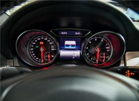 奔驰CLA 2018款 CLA 200 动感型 中控类   仪表盘