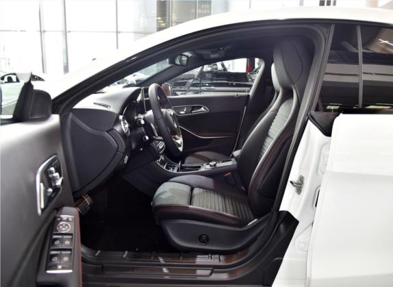 奔驰CLA 2018款 CLA 220 4MATIC 车厢座椅   前排空间