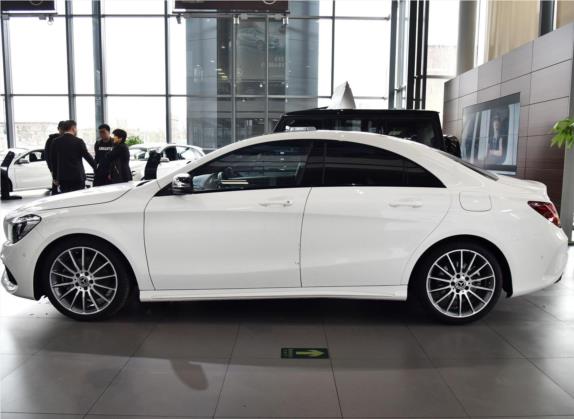 奔驰CLA 2018款 CLA 220 4MATIC 外观   正侧