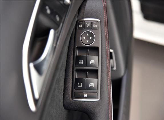 奔驰CLA 2018款 CLA 220 4MATIC 车厢座椅   门窗控制