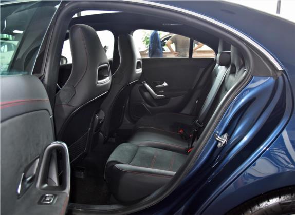 奔驰CLA 2020款 CLA 200 车厢座椅   后排空间