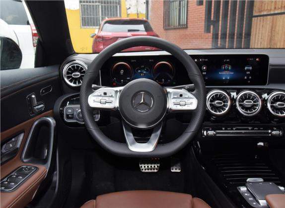 奔驰CLA 2020款 CLA 260 4MATIC 中控类   驾驶位
