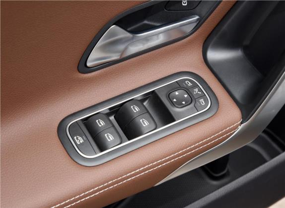 奔驰CLA 2020款 CLA 260 4MATIC 车厢座椅   门窗控制
