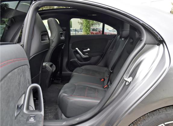 奔驰CLA 2021款 CLA 200 4MATIC 车厢座椅   后排空间