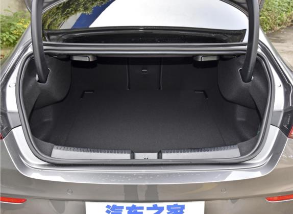 奔驰CLA 2021款 CLA 200 4MATIC 车厢座椅   后备厢