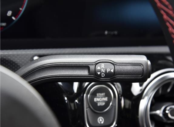 奔驰CLA 2021款 CLA 200 4MATIC 中控类   挡把