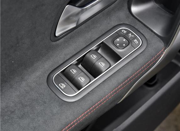 奔驰CLA 2021款 CLA 200 4MATIC 车厢座椅   门窗控制