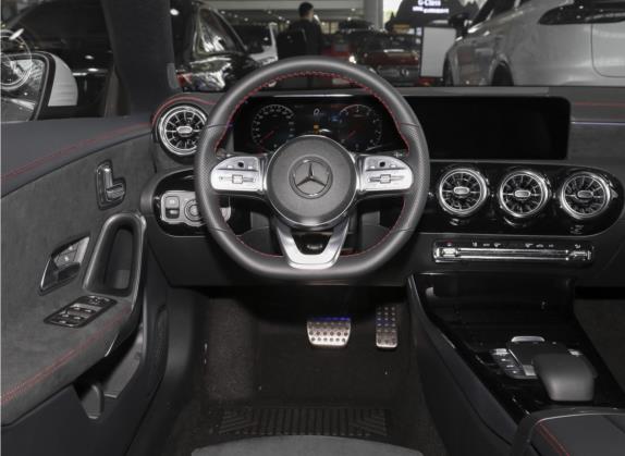 奔驰CLA 2021款 CLA 200 猎跑车 中控类   驾驶位