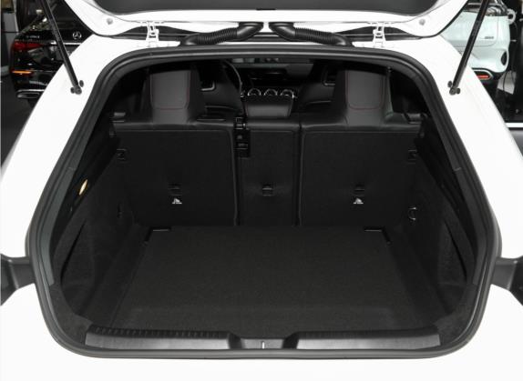 奔驰CLA 2021款 CLA 200 猎跑车 车厢座椅   后备厢