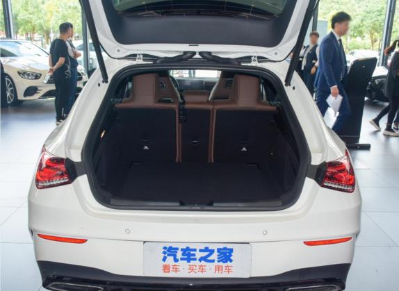 奔驰CLA 2021款 CLA 260 4MATIC 猎跑车 车厢座椅   后备厢