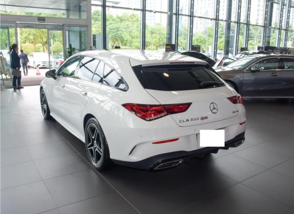 奔驰CLA 2021款 CLA 260 4MATIC 猎跑车 外观   斜后