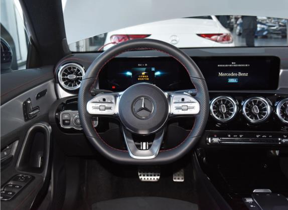 奔驰CLA 2022款 CLA 200 4MATIC 中控类   驾驶位