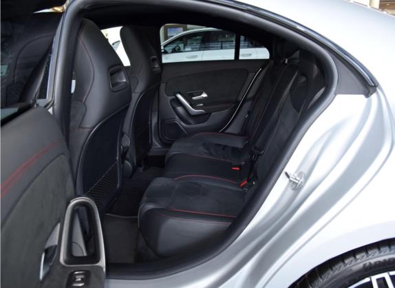 奔驰CLA 2022款 CLA 200 4MATIC 车厢座椅   后排空间