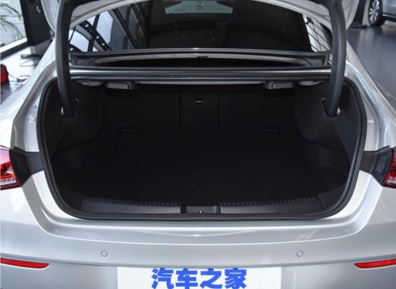 奔驰CLA 2022款 CLA 200 4MATIC 车厢座椅   后备厢