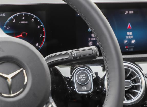奔驰CLA 2022款 CLA 260 4MATIC 猎跑车 中控类   挡把